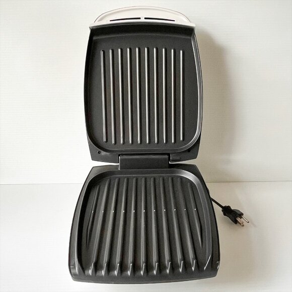 George Foreman Lean Mean Fat Grilling Machine Extra Family Size GR26VT White - Picture 2 of 8